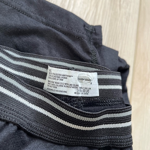 Under layer for ski/ snowboarding - Picture 6 of 6